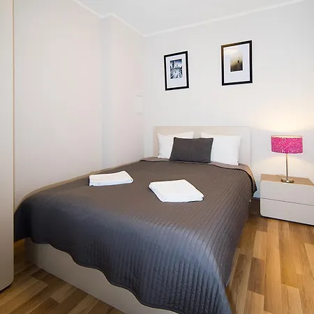 1 Night In - Wielka Aparthotel Poznań